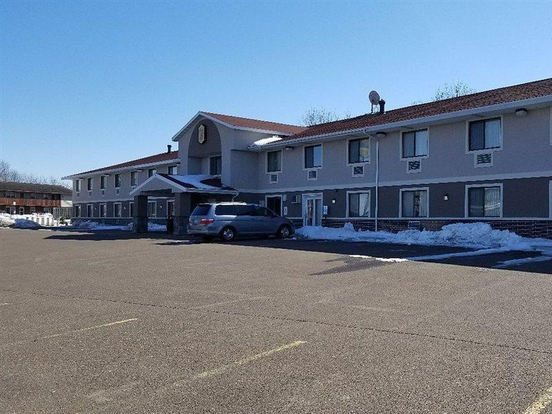 Super 8 By Wyndham Eau Claire Wi Hotel Ngoại thất bức ảnh