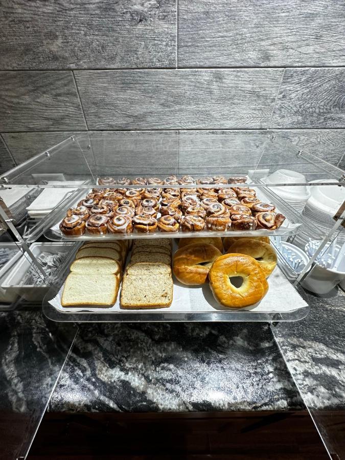 Super 8 By Wyndham Eau Claire Wi Hotel Ngoại thất bức ảnh
