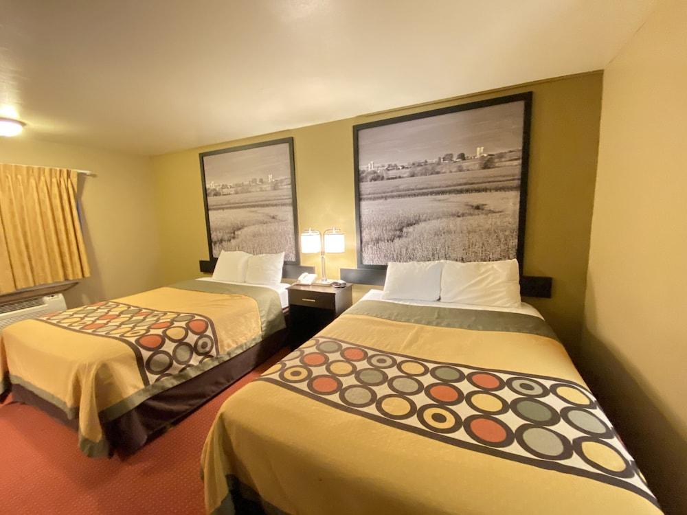 Super 8 By Wyndham Eau Claire Wi Hotel Ngoại thất bức ảnh