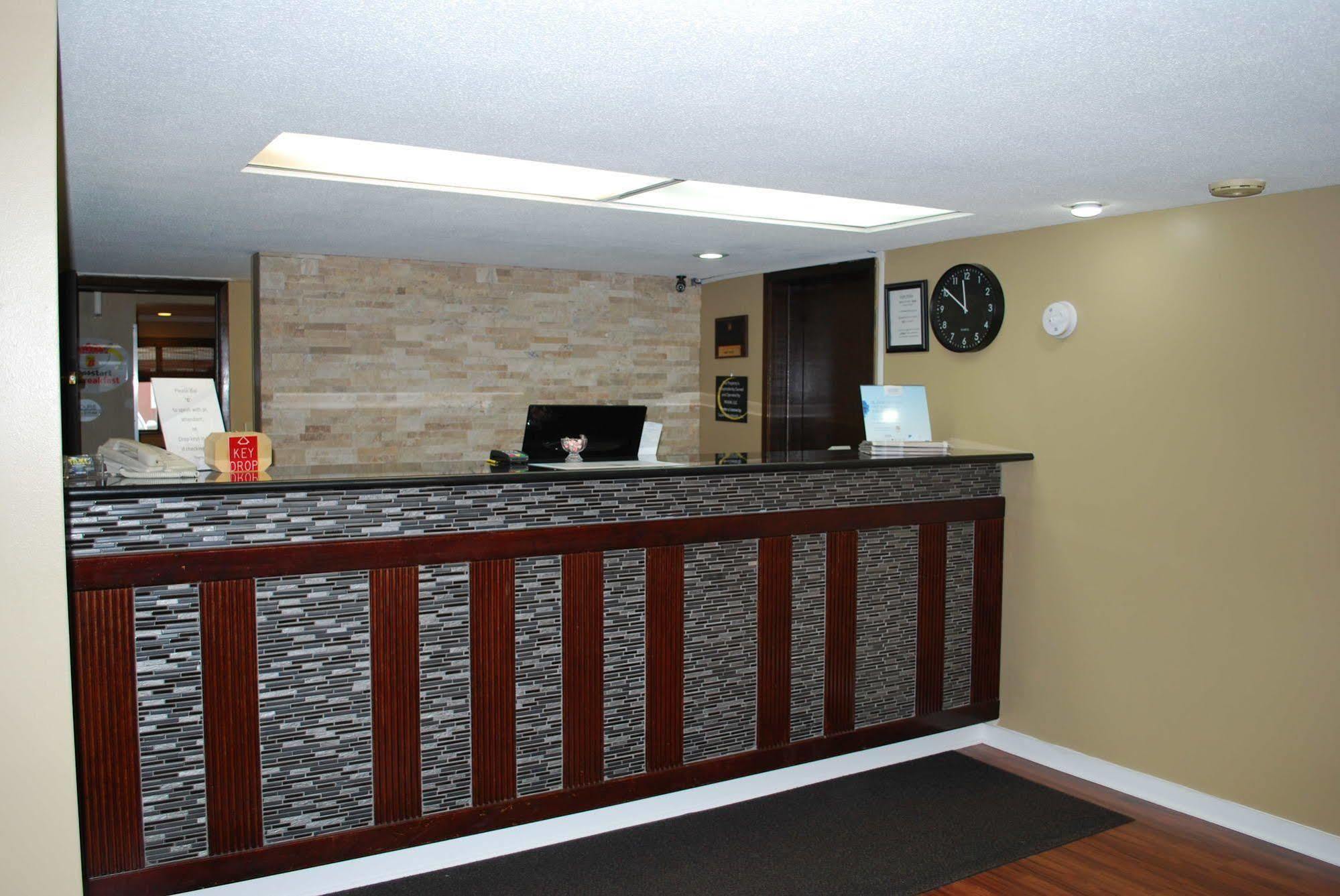 Super 8 By Wyndham Eau Claire Wi Hotel Ngoại thất bức ảnh